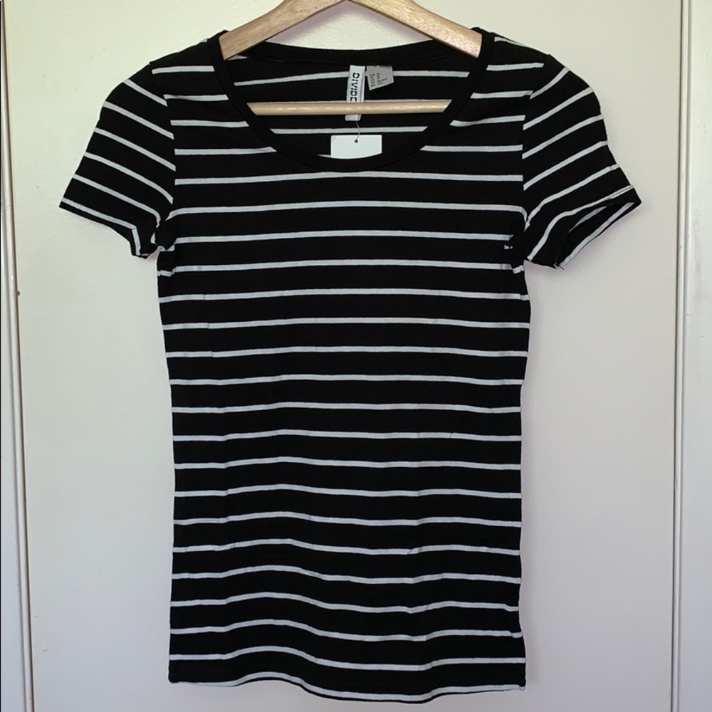 H&M black and white striped t-shirt